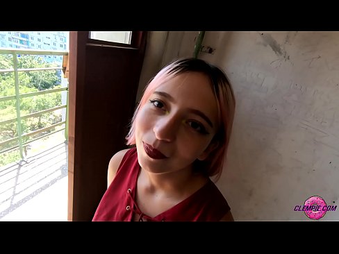 ❤️ 学生官能がアウトバックで見知らぬ男にフェラチオ~顔にザーメンをかける ❤️❌ 美女ポルノ ❌️